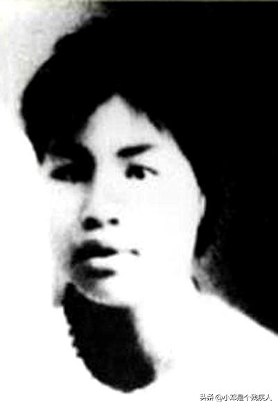 伍仲文
伍仲文，原名伍杏仙，广东南海人。曾在县城唯一的女子高等学校求学。在大革命