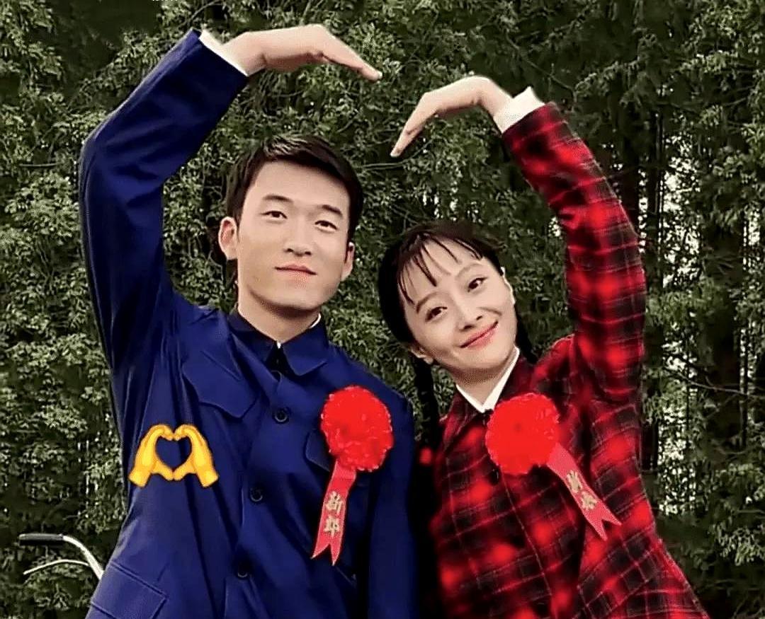 把结婚证当合同签，床上划三八线，这婚结得比生意还冰冷。
费霓的算盘打得精，姐姐的