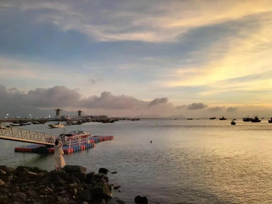 实录：一场被白嫖5年的婚外情。
38岁的小叶在婚姻中遇到丈夫出轨，离婚后为了孩子