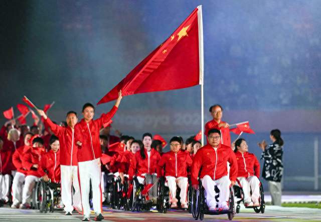（体育）（1）第五届亚洲残疾人运动会开幕式举行