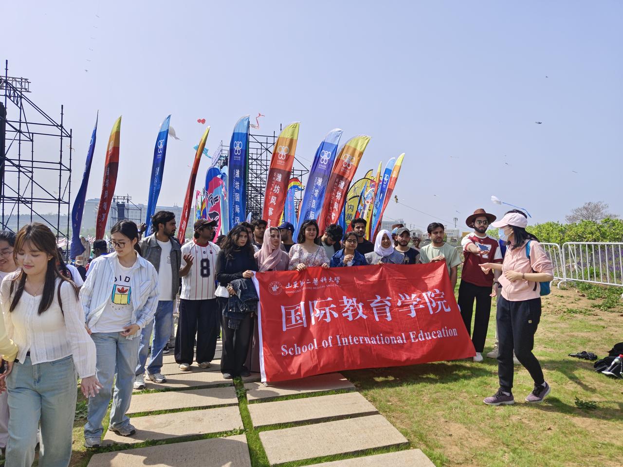 观潍坊43届风筝会开幕（1）
来了一些国外的风筝代表队