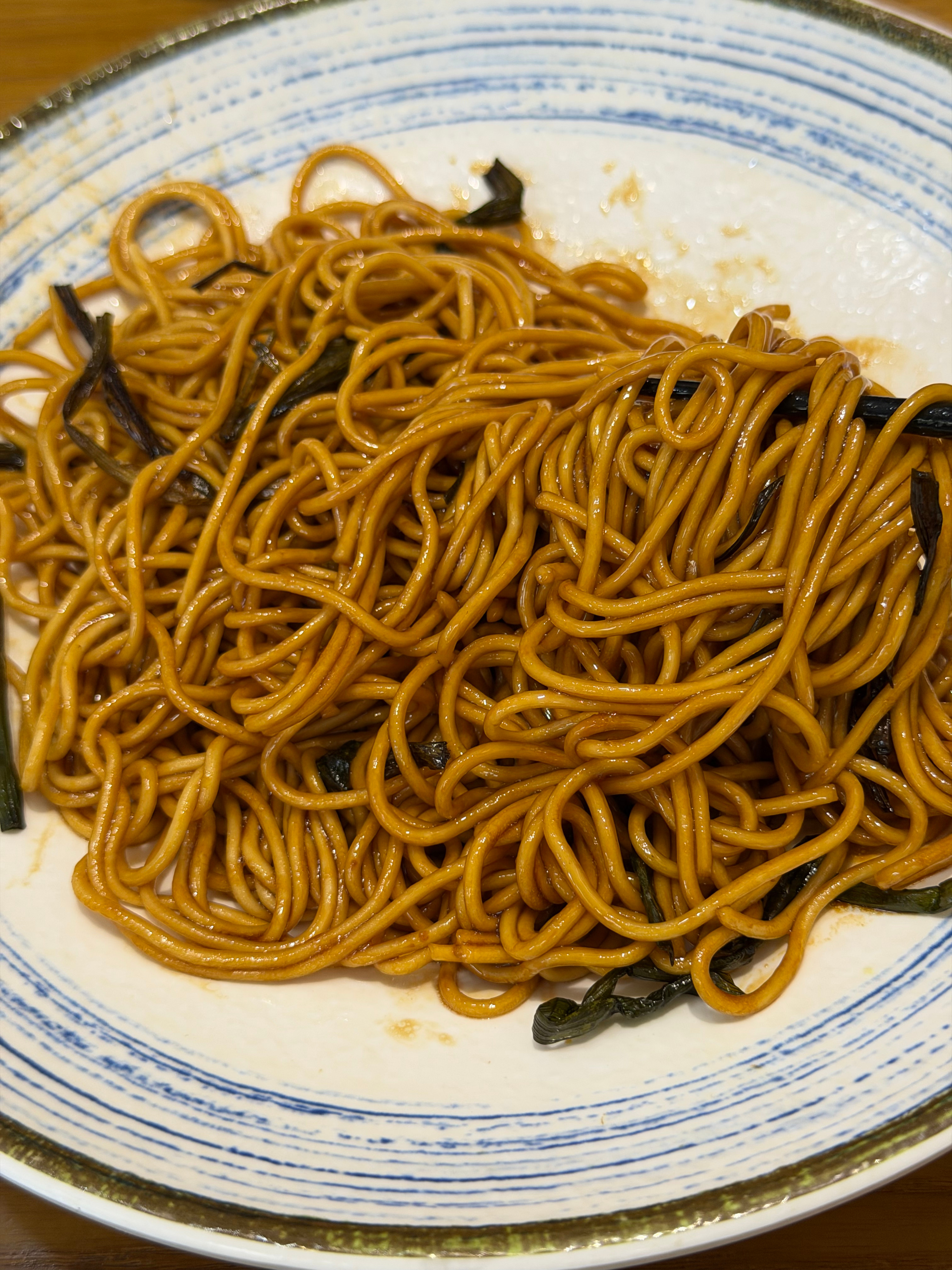 在住的附近随便找了一家店。葱油拌面，灌汤包。还挺好吃的。 ​​​