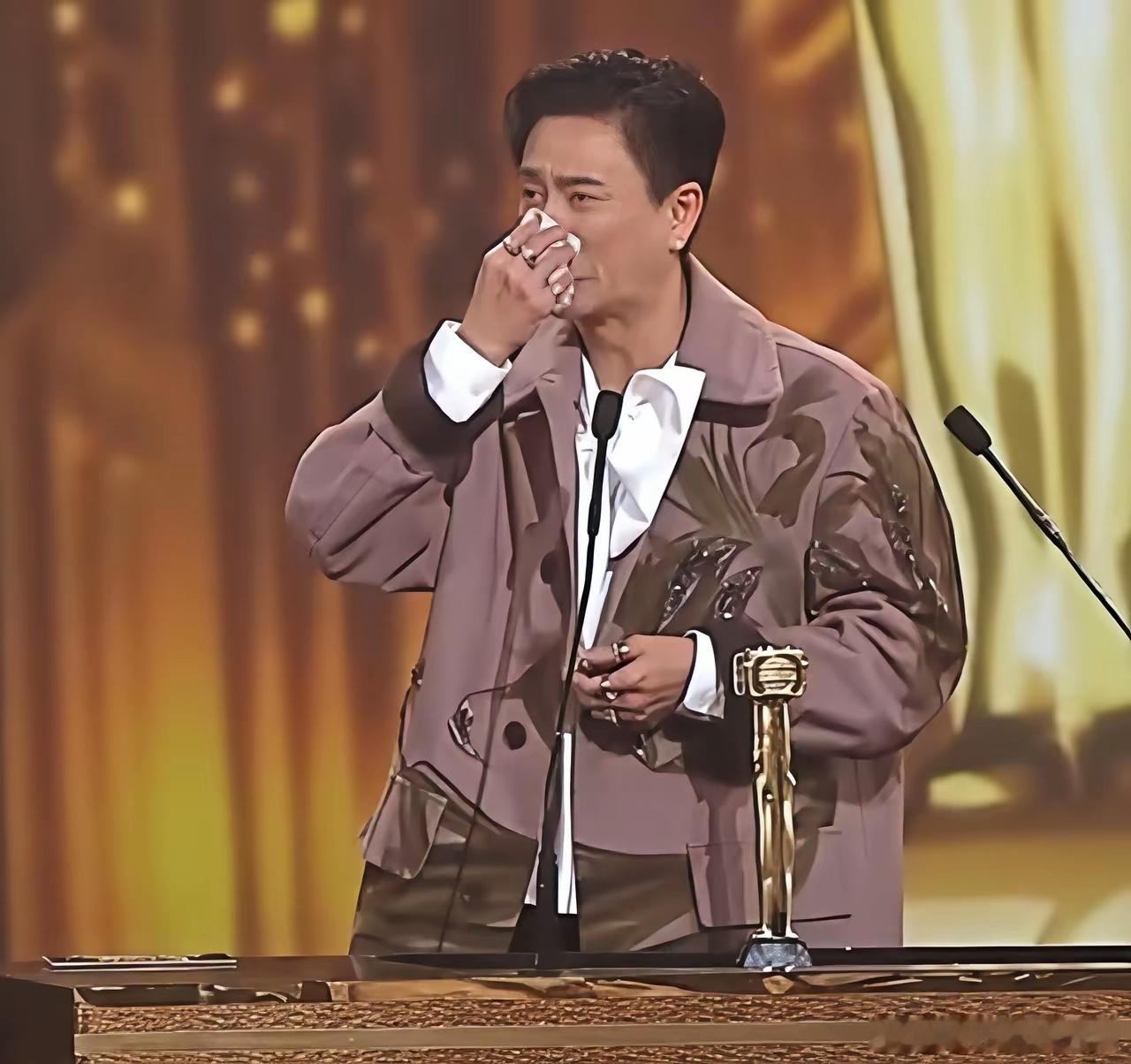 如果这世上有后悔药，第一个想买的是黄宗泽了。本该是他的高光时刻，但是因为自己太激