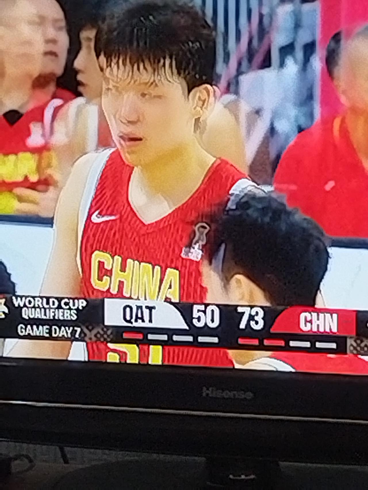 今天凌晨，中国男篮众志成城，酣畅淋漓的取得了一场大胜。83:57大胜卡塔尔，取得