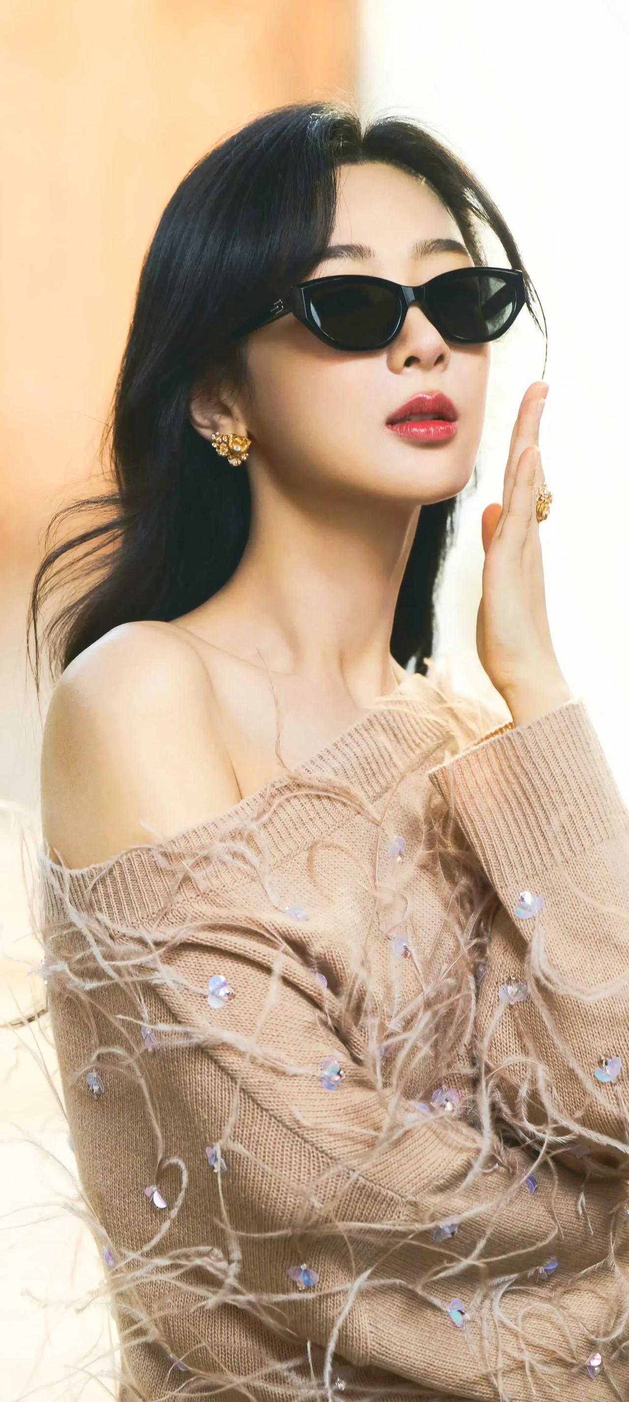 #女明星谁最美# #明星美图# #惊艳女神# #杨紫#
达人推荐 女主角唇泥