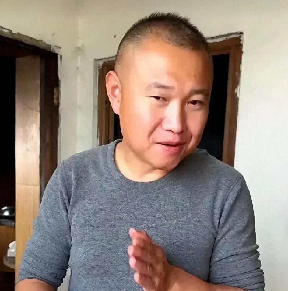 农村四哥终于不忍了，公开回应家里的具体情况，希望大家多多理性看待，现如今却不再提