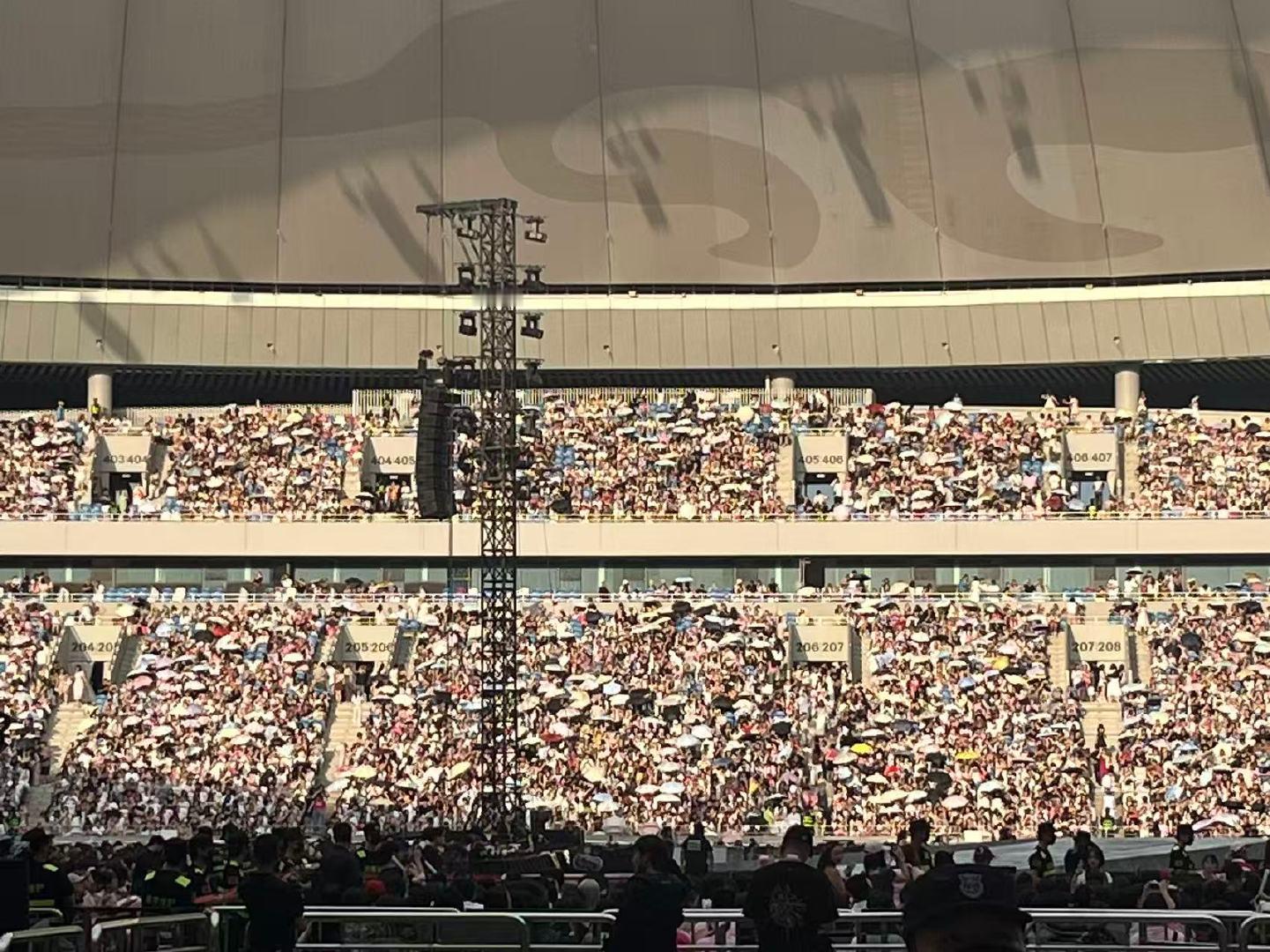 汪苏泷明成都演唱会上座率汪苏泷明日世界成都站上座率 汪苏泷成都演唱会现场人山人海