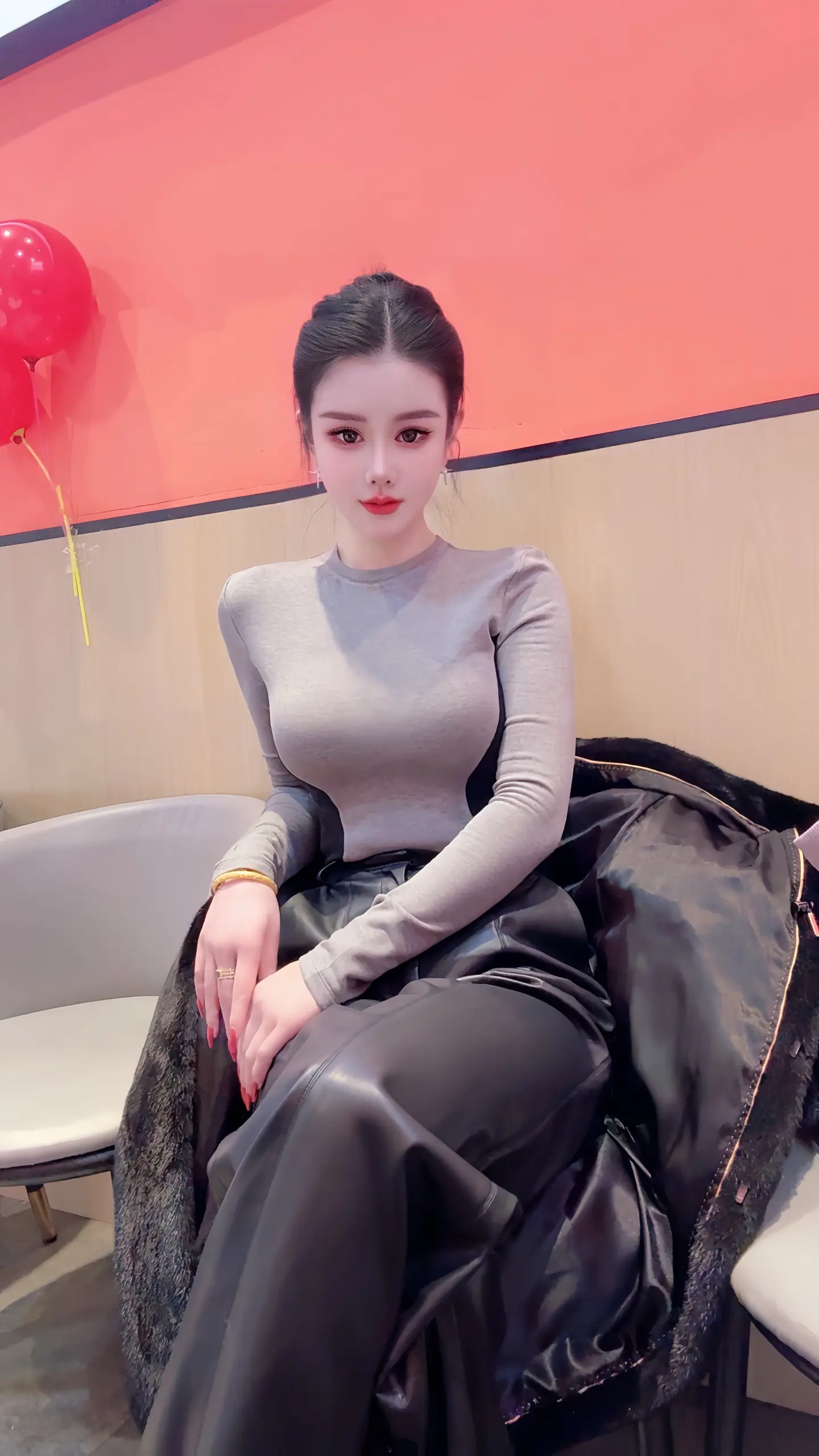 渐行渐远的不只身边的人和事 还有曾经的自己.