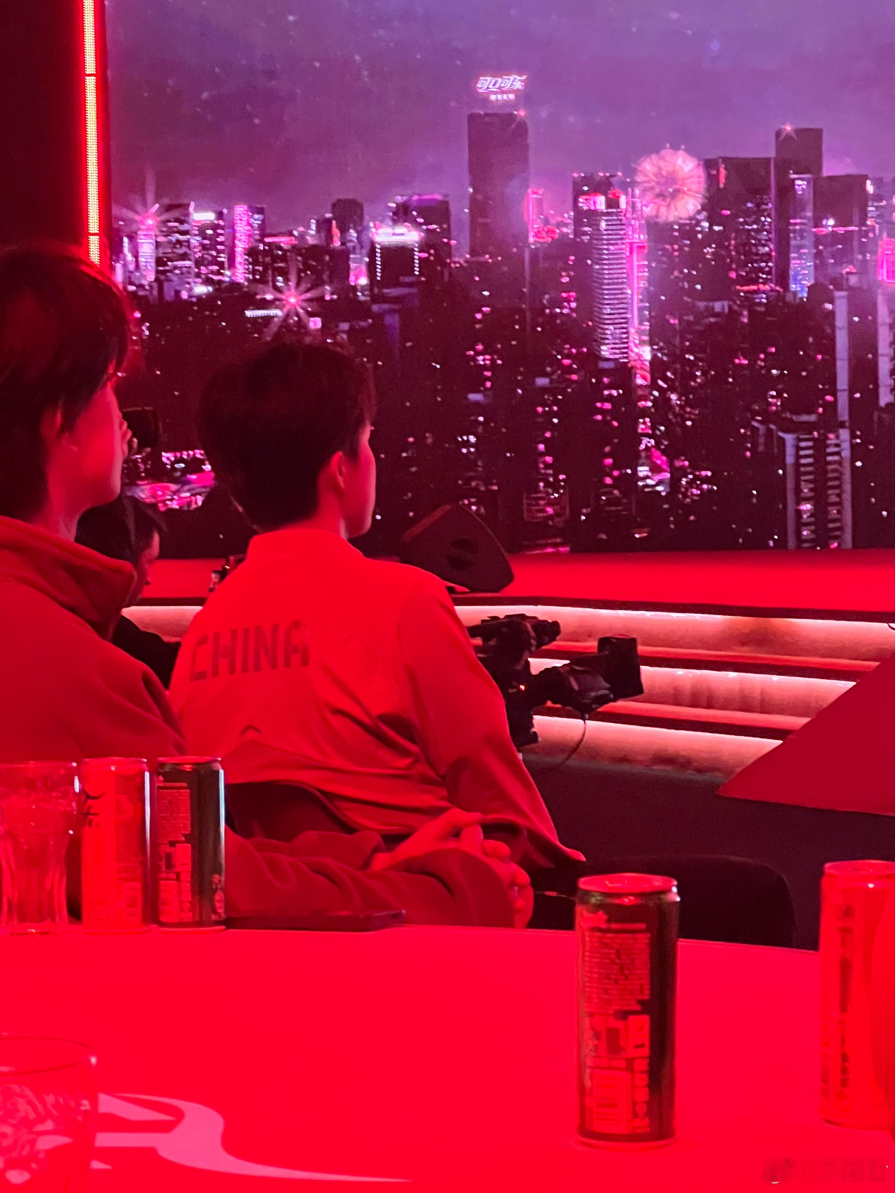 杨洋汪苏泷王楚钦同框 王楚钦尊享版[笑而不语][笑而不语][笑而不语] 