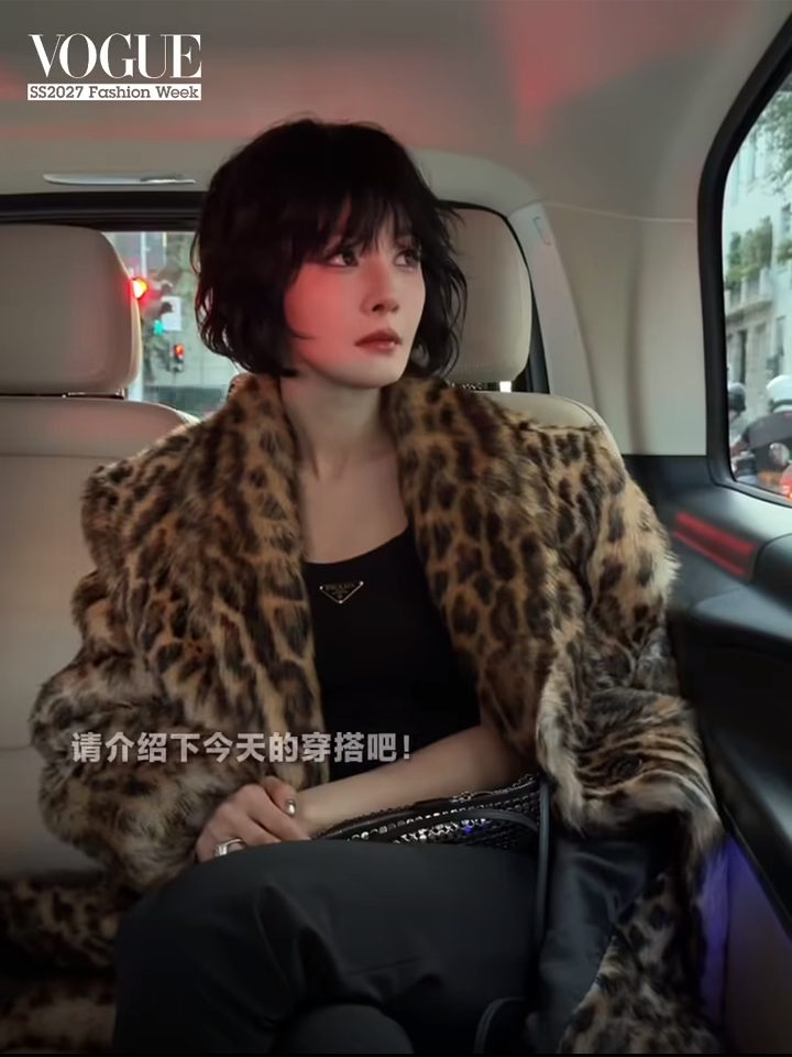 杨幂说短发是自己剪的 顶着这张脸做什么都会成功的👍🏻也是被姐姐的采访也美到了