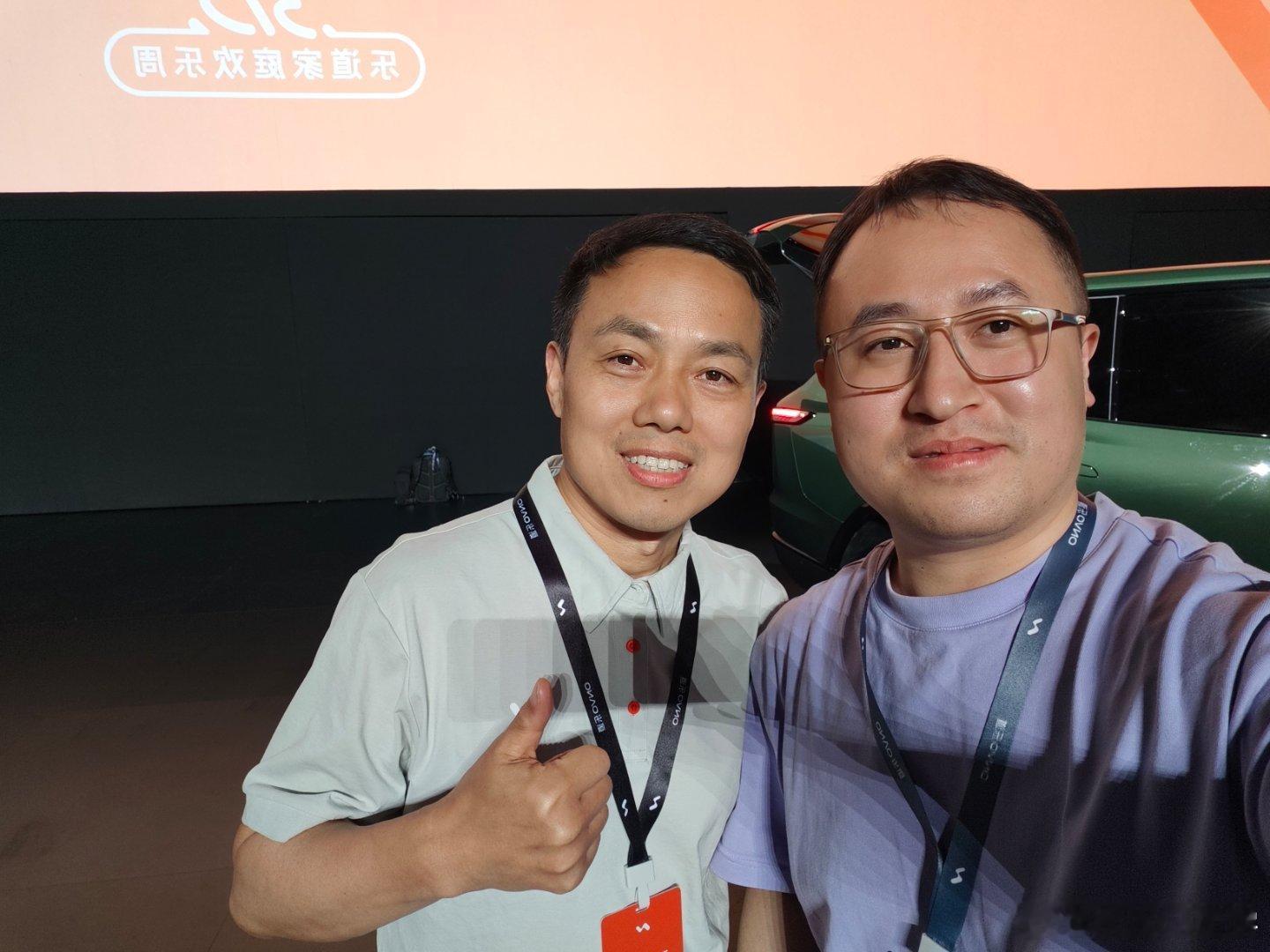 今天采访到了沈斐同学，从能源部门到执掌乐道的销售扛大梁，能看到沈斐的很多变化。江