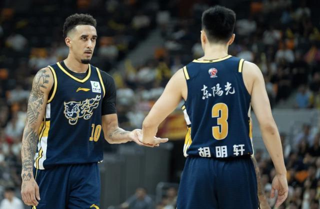 广东男篮vs龙狮男篮龙狮1比0领先广东广东德比 杜锋赛后发布会表示今天命中率太差