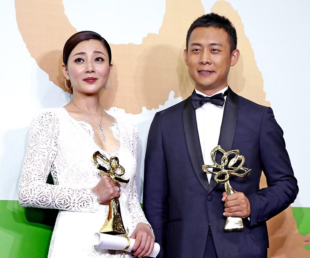 那年，殷桃接到《鸡毛飞上天》邀约时，提出一个要求:“我要带一个人进组，否则我不演