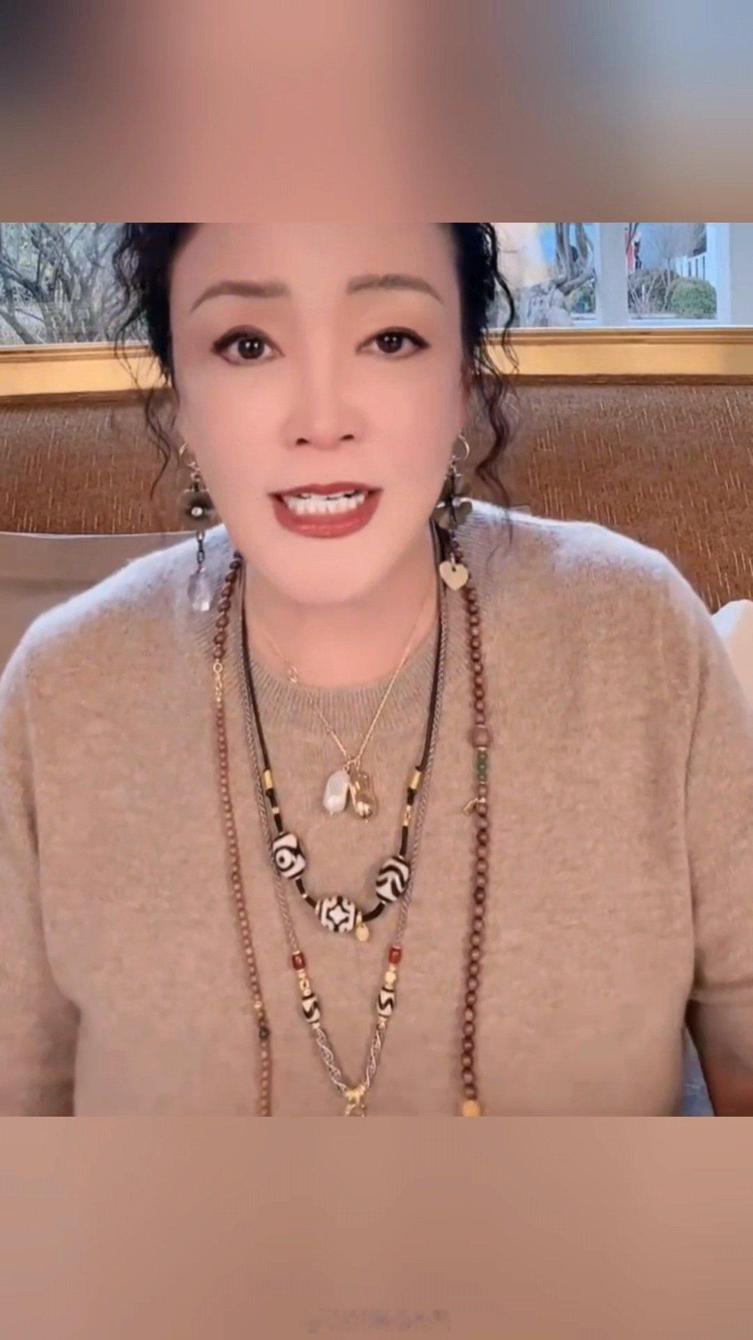 张兰曝李庚希家境  张兰说和李庚希妈妈是闺蜜 张兰直接曝光了李庚希家境，很优越啊
