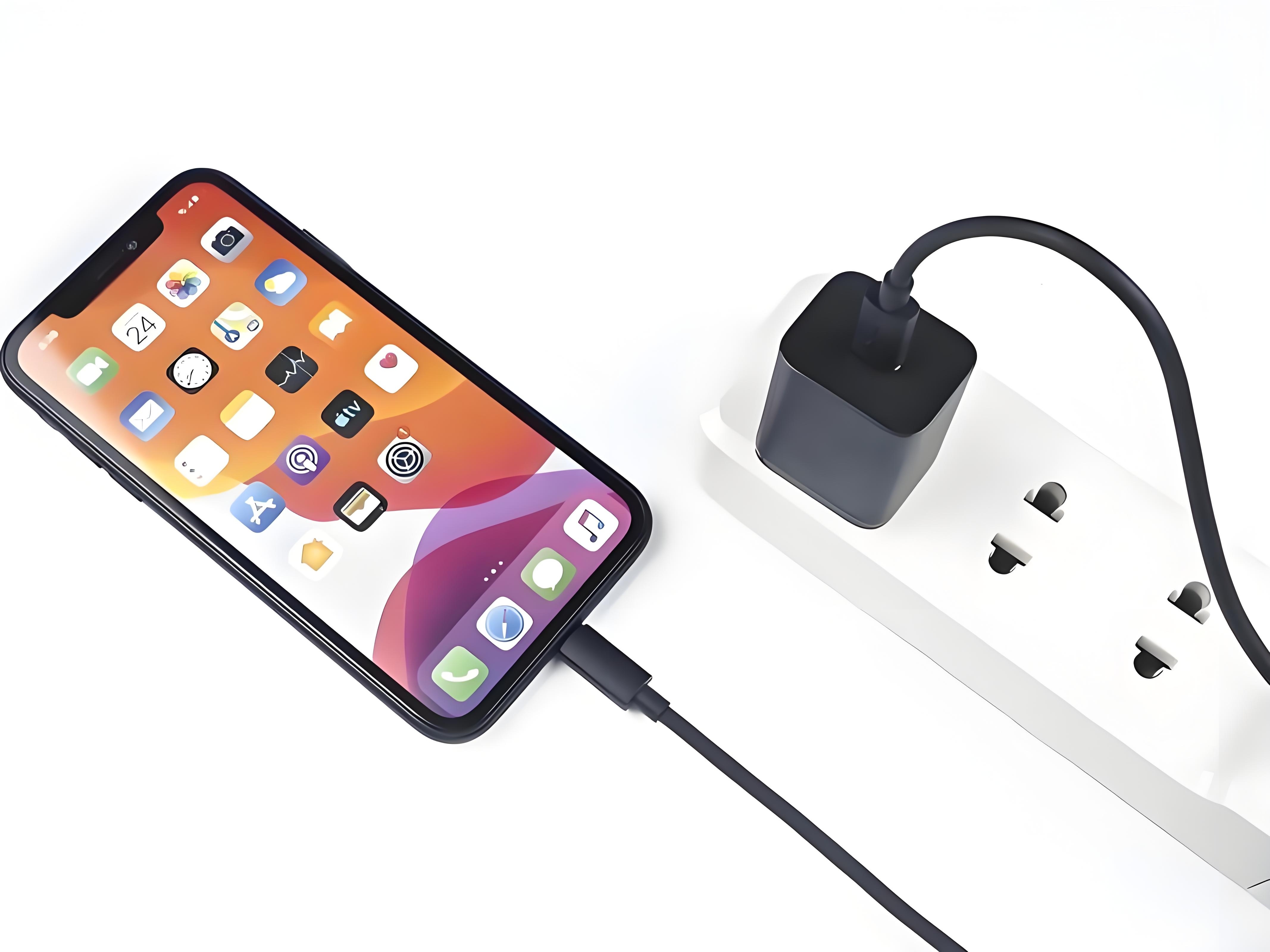 iPhone充电坏习惯苹果手机最怕边充边玩，对电池伤害是最大的！ ​​​