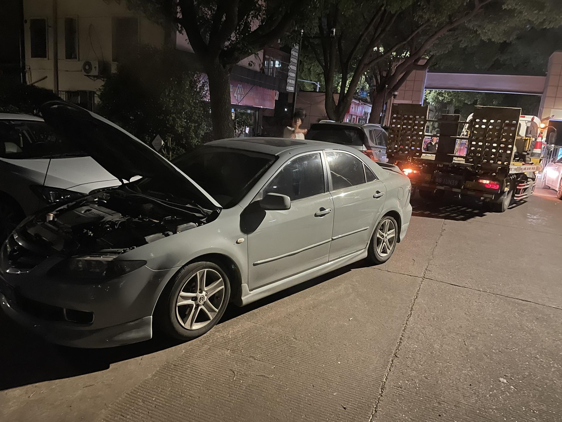 马自达6通病缸盖后出水口座四通老化漏水导致高温撸车日常