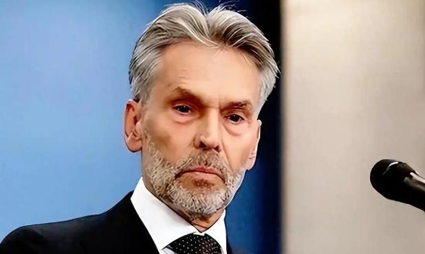 荷兰态度大转弯！
【界面新闻】荷兰政府11月7日发布声明称，荷兰经济大臣卡雷曼斯