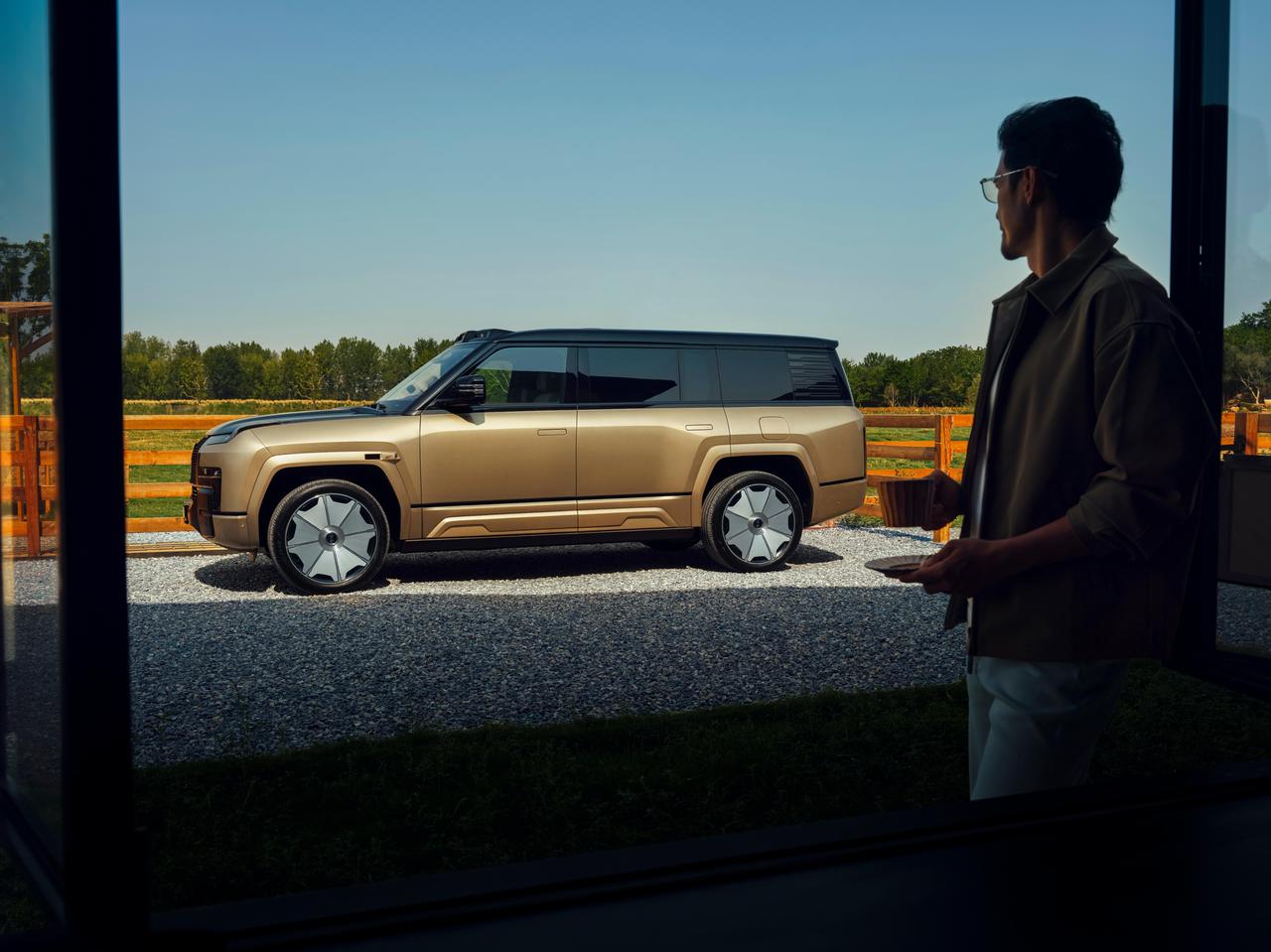 仰望 U8L 鼎世版已正式上市，售价 128 万元起，定位全尺寸行政豪华 SUV