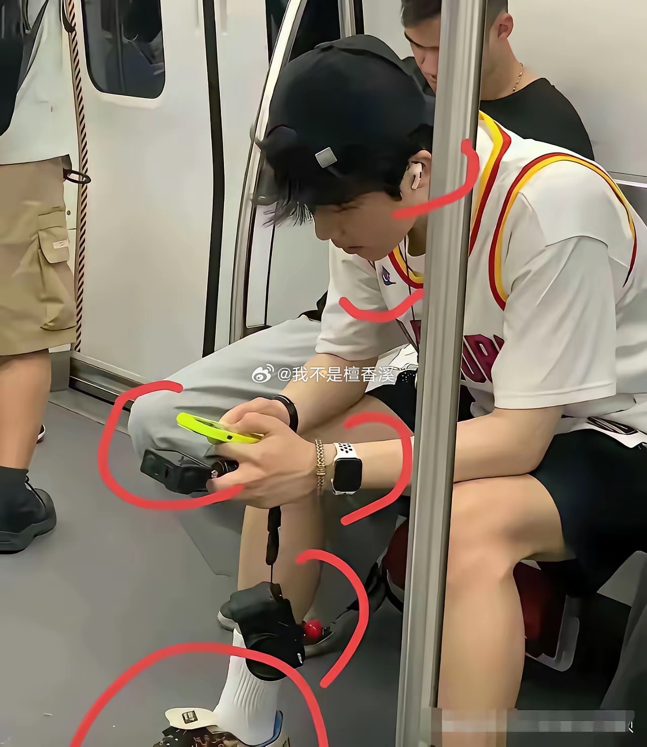 这男孩一看家里有条件很好！ ​​​