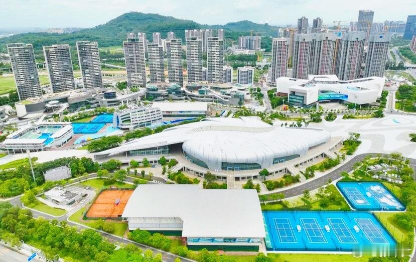 广州少年网球赛场绽锋芒 5月16日—17日，第六届粤港澳大湾区“香港赛马会杯”青