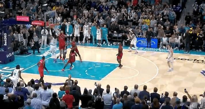 鲍尔准绝杀落空！奎克利1.6秒三分制胜，猛龙险胜黄蜂止颓势
 
北京时间1月8日