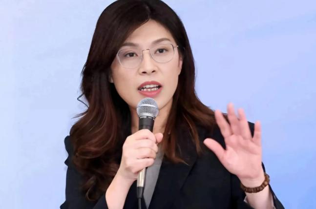 赖清德已经进退两难！大陆才官宣特朗普访华的消息没多久，郑丽文那边又有了大动作。