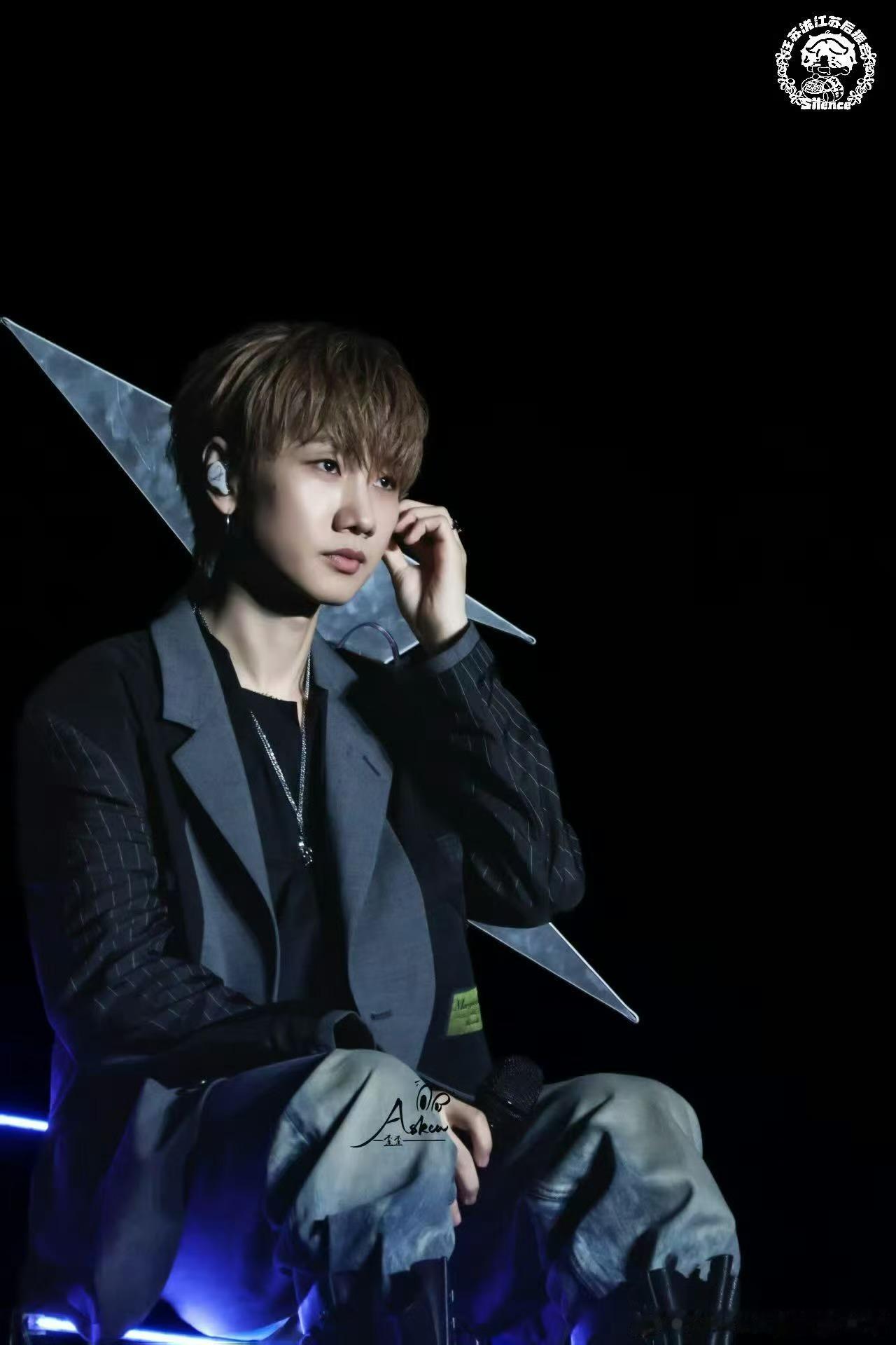 汪苏泷这次回来真的不一样 南京这场演出之后，应该没人再说汪苏泷只是那个会写歌的男