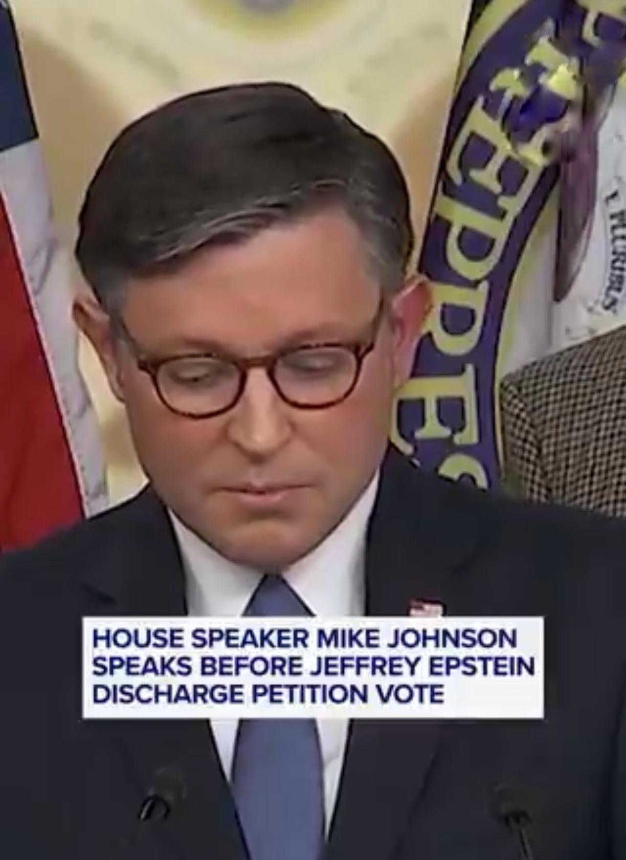 美国众议院议长迈克·约翰逊警告说，如果杰弗里·爱泼斯坦的全部档案被公开，可能会对