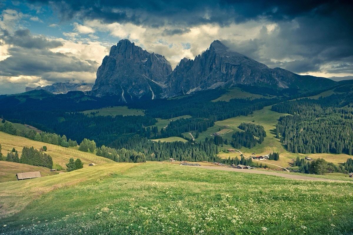 都说伊朗已经被渗透成为了筛子，其实哪一个国家没有被渗透呢？很多国家都会被西方渗透