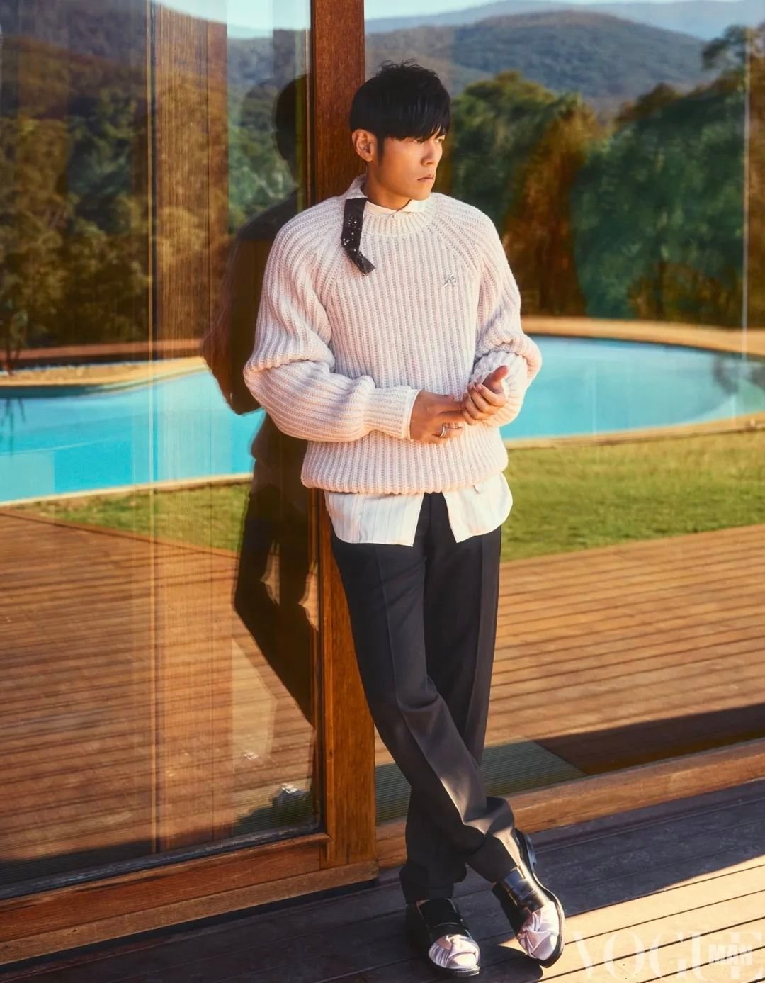 周杰伦快手宣发新专辑不知道怎么给你们夸周杰伦新专辑的质感！短短十几秒的视频有种进