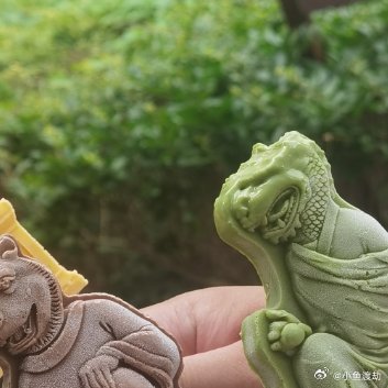 朋友是后天选择的家人血缘关系我们没法选，但朋友是我们可以自己选择的家人。真正的朋