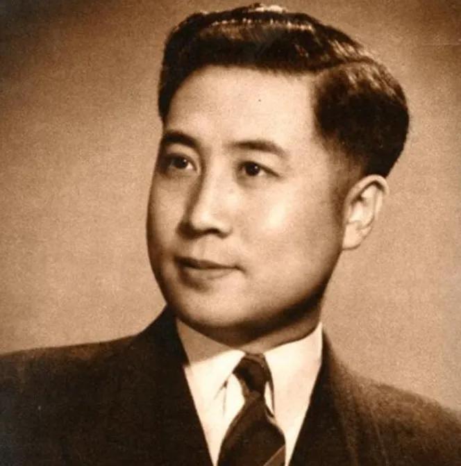 1949年，地下党被判死刑，临行刑前去上厕所，看守意味深长地说：“早去早回”，地