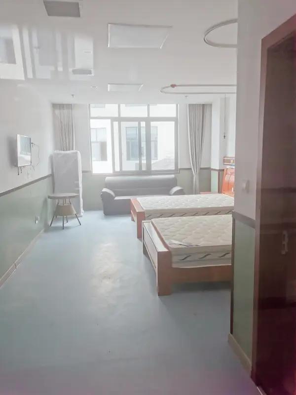 “五星级”养老院 老人们住不惯 国内有家借鉴日本“组团式照护”理念的“五星级”养