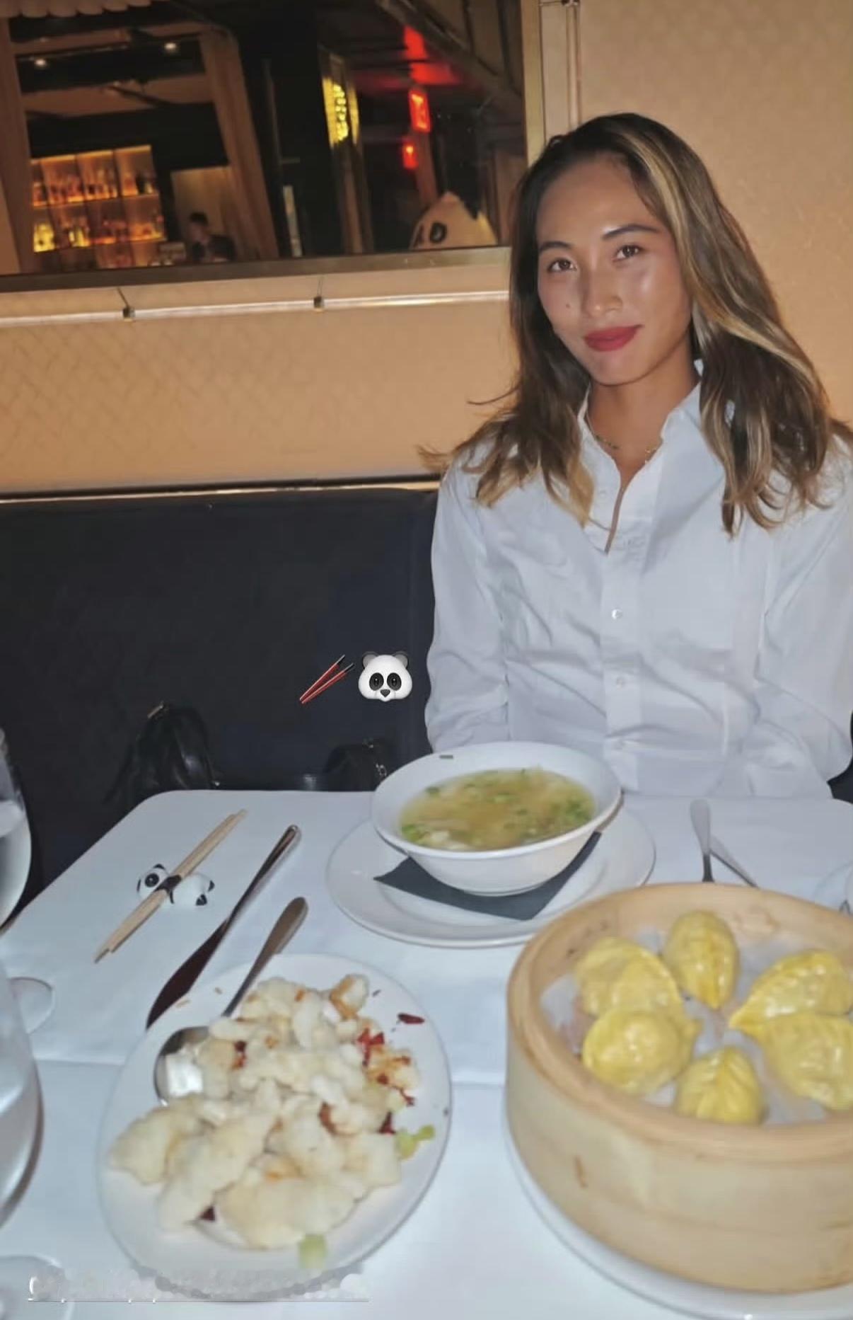 郑钦文备战美网的同时享受美食～