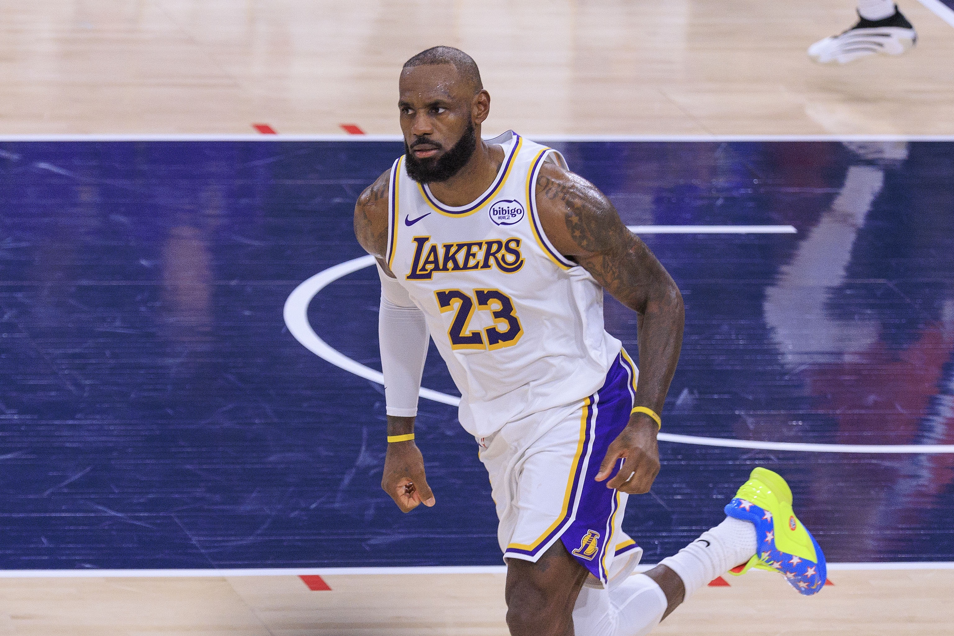 卡尔德隆：詹姆斯比乔丹更全面 能够长时间保持高水平非常困难