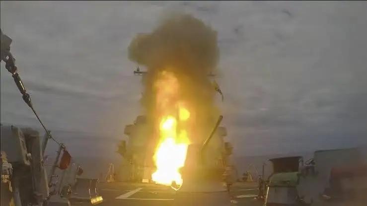 美舰被击中？伊朗护卫舰沉没？伊朗伊斯兰革命卫队称，在距本土约650公里的印度洋海