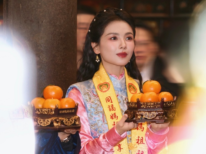 刘涛出席妈祖诞辰1066周年大会 家人们快来看！刘涛现身湄洲祖庙诞辰1066周年