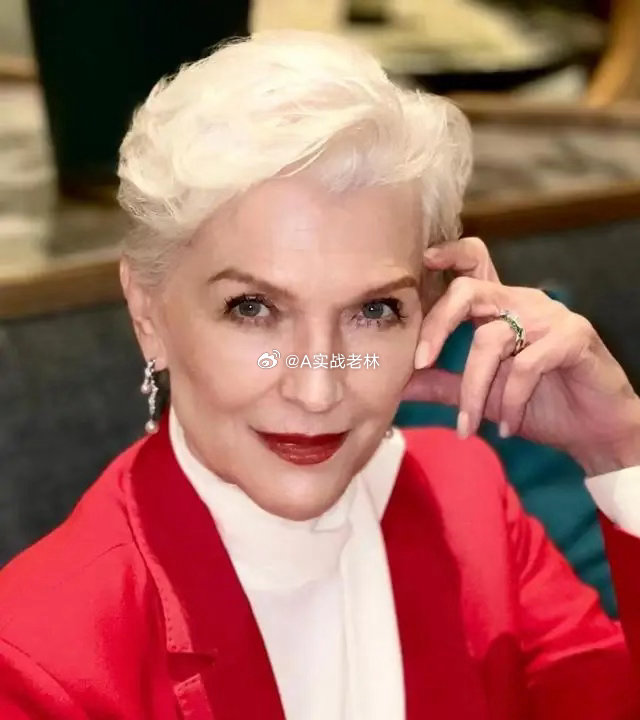 突发！世界首富马斯克的母亲梅耶，在社交媒体上公然表态：中国在公路、隧道、建筑、基