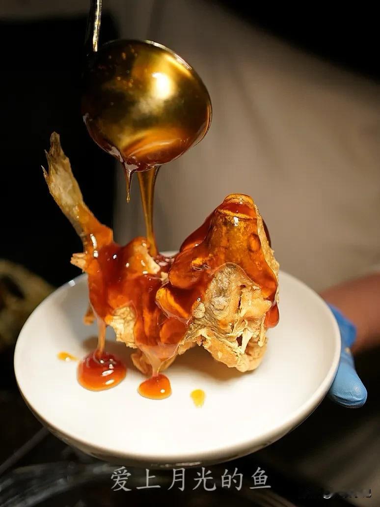 @昆明优生活 昆明这家酒店的全日制餐厅以其独特的开 放式厨房和现场烹饪体验著称，