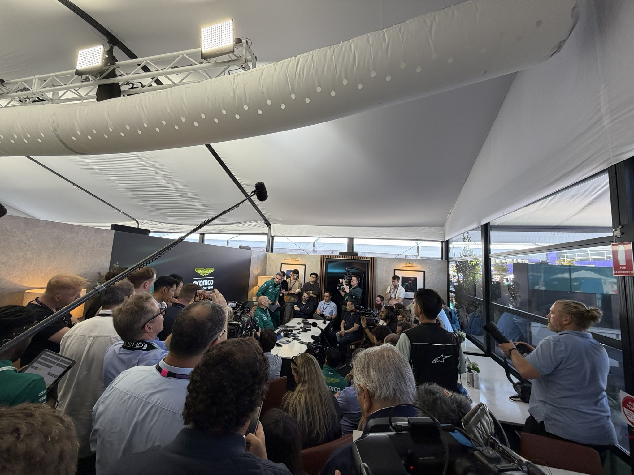 纽维现在不仅要管造车，还要出席新闻发布会F12026F1澳大利亚大奖赛