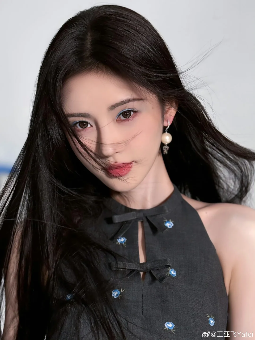 鞠婧祎丨一抹冰川蓝💙化妆：王亚飞