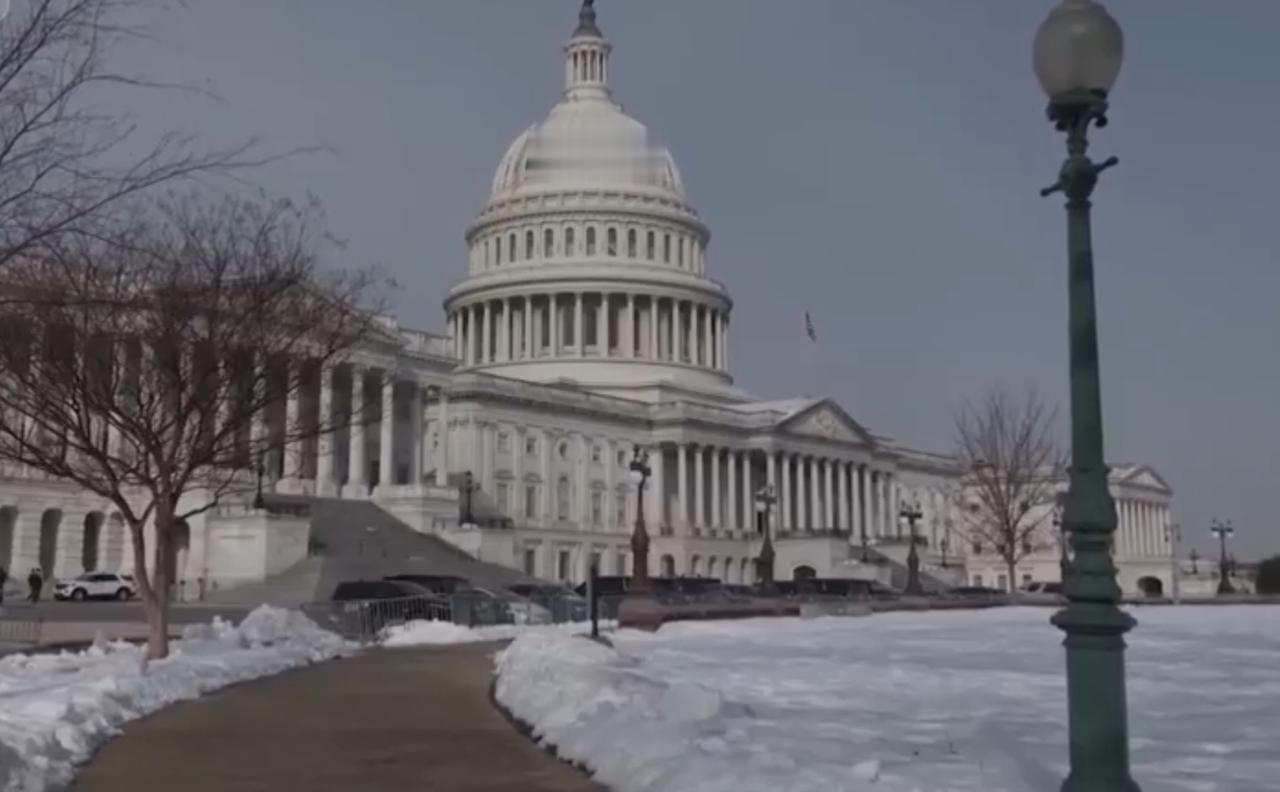 受拨款到期影响，美国国土安全部部分职能陷入“停摆”。机场安检、边境执法等工作受到