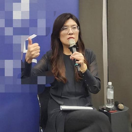 想来大陆却摆架子？
郑丽文为什么这么做？


郑丽文这人有点拧巴
想来大陆交流是