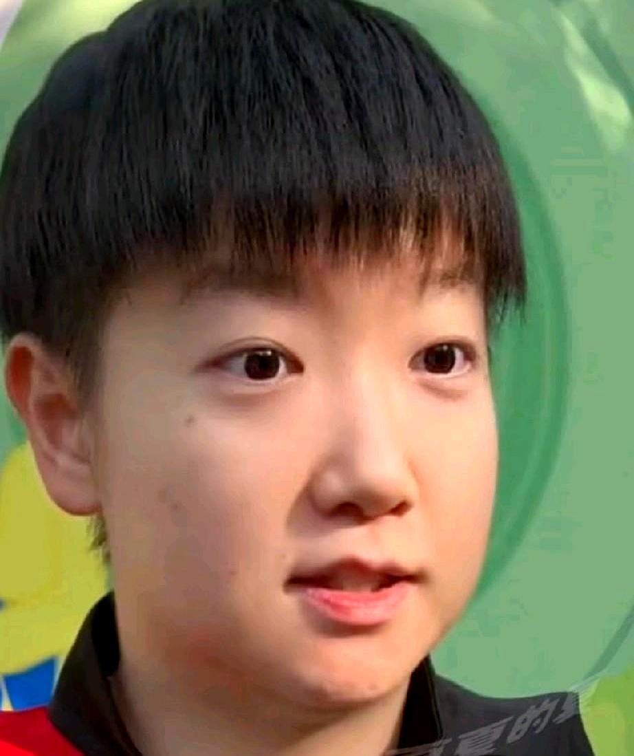 逛成都武侯祠的路透最近刷爆啦！网友看完直接喊：这小莎也太鲜活了吧～
 

之前来