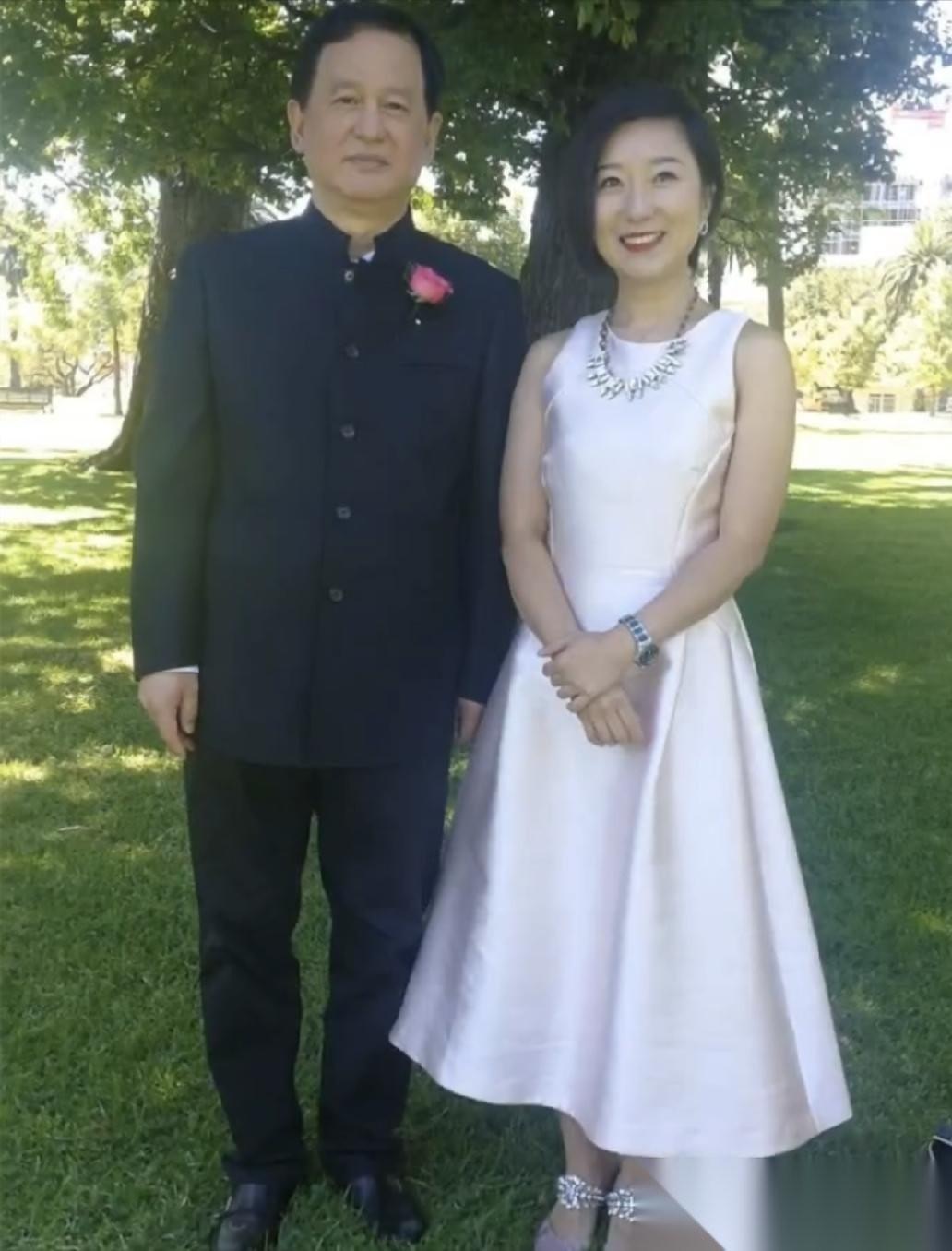 这是陈丽华的孙女儿，也就是陈丽华大儿子赵勇的女儿。可能很多人关注陈丽华和迟重瑞的