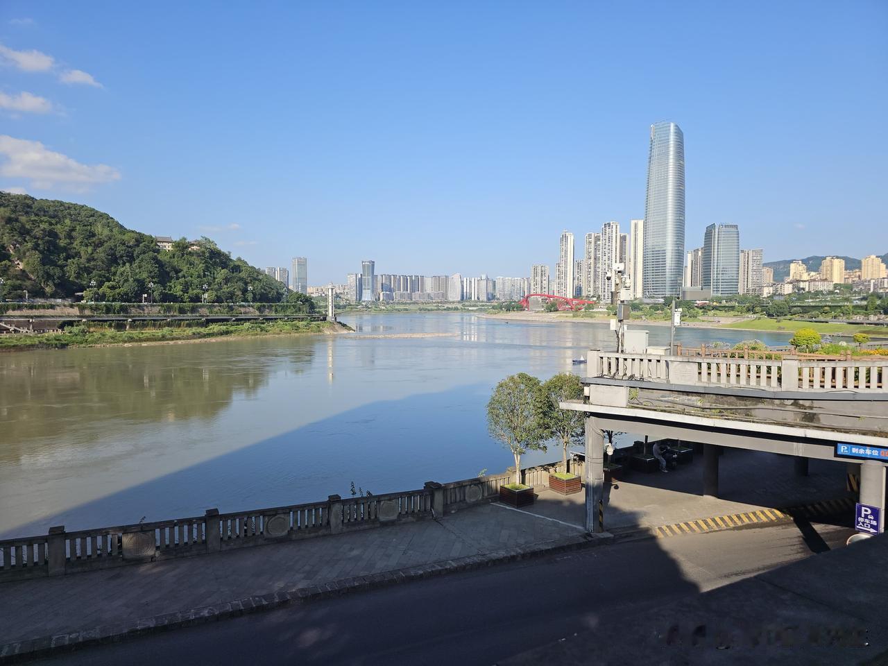 今天凌晨0点12分，万里长江第一城宜宾市经历了惊心动魄的一幕，那就是宜宾市高县沙