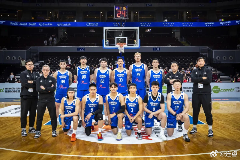 第二节跑起来了，打起现代篮球了，场面巨热闹，边跑边射击。然后单节中国台北队拿到了