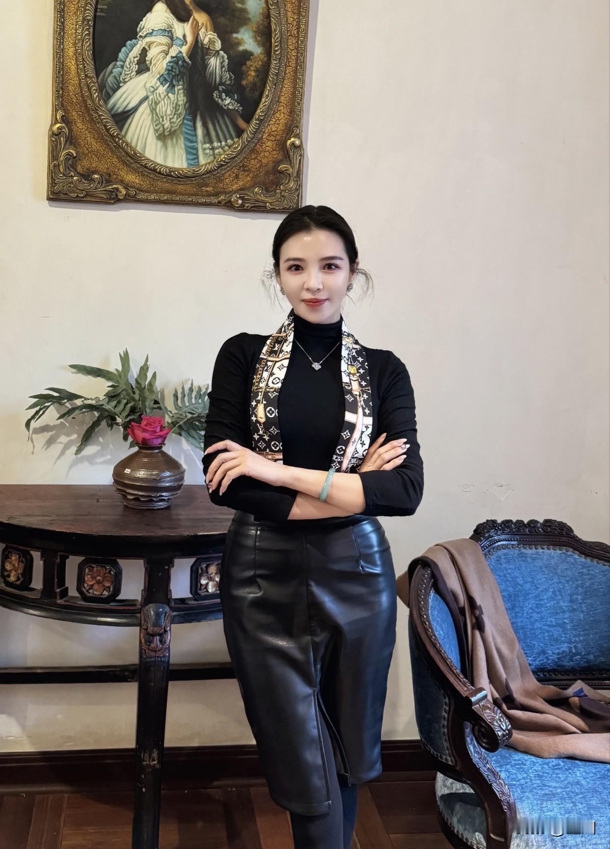 怎样才算是成熟稳重的女性?成熟稳重的女性，在情绪上，能很好地把控自己。不会因一点