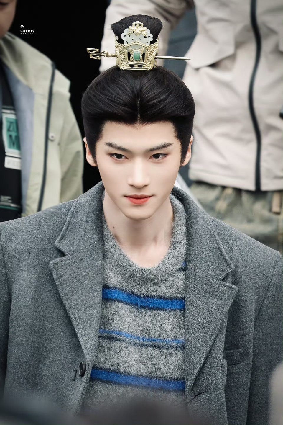 田曦薇闫桉《嫁金钗》上班出妆真的是我想的那个造型  闫桉开机大吉，拍摄顺利！ 