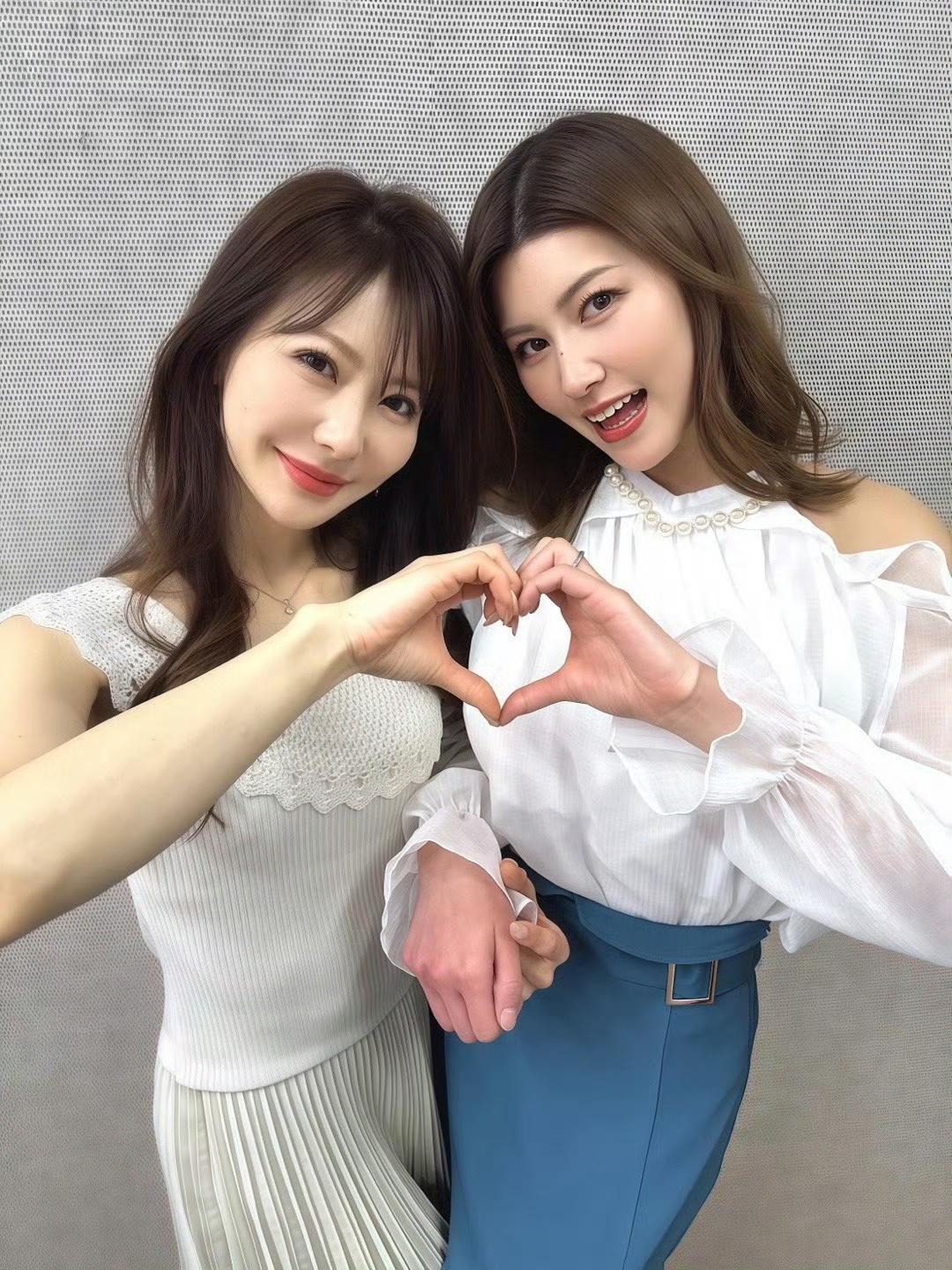 姐妹成对，快乐加倍！📸 甜度满分的日常存档。我们是彼此的最佳拍档，负责把每一个
